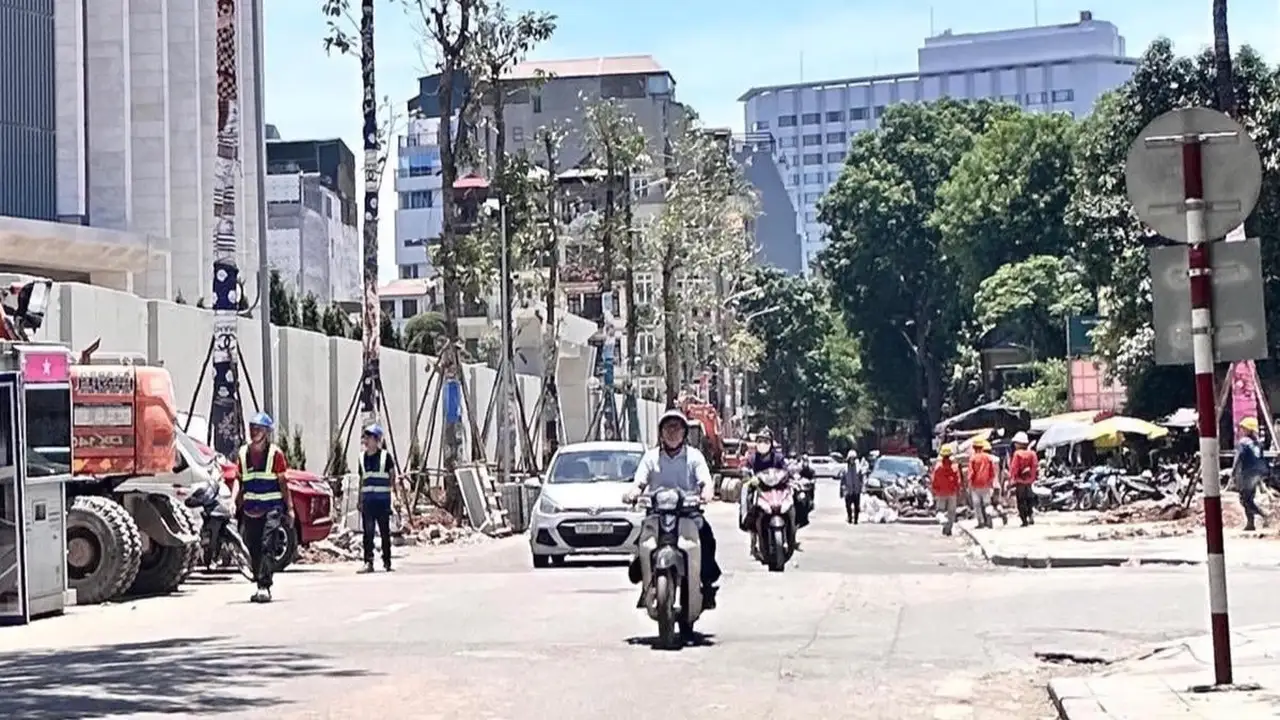 شمال فيتنام يسجل درجات حرارة تتجاوز 39 درجة مئوية مجددًا.